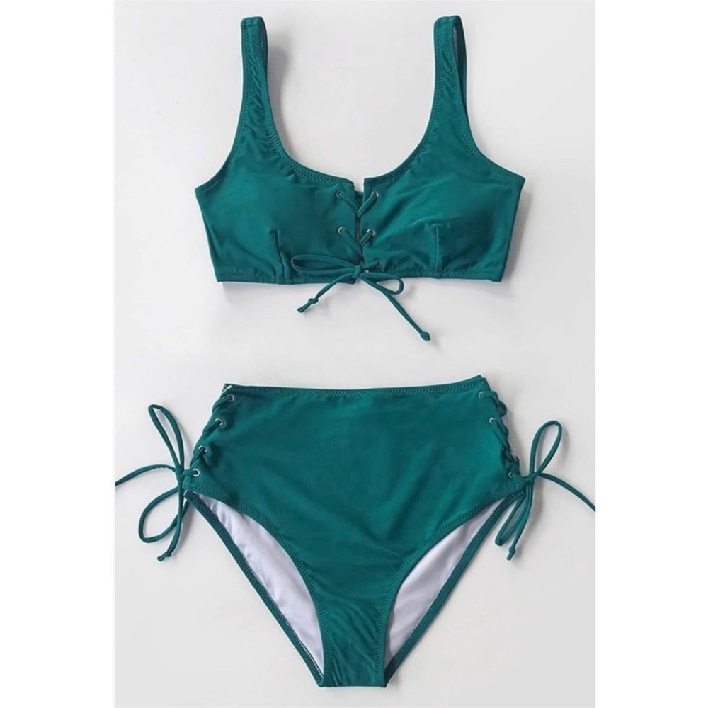 Cupshe High-Waisted Teal Bikini with Lace-Up Detail |
Summer Must-Have size M